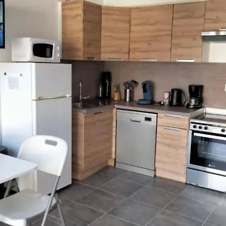 شقة Petite Maison Avec Cour Martin-Église